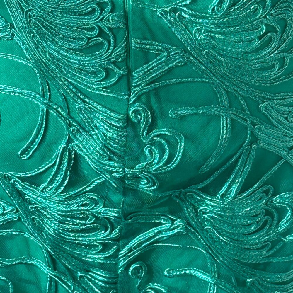 XL Emerald Embroidered Sheath Cocktail Dress Wedding Guest MOB Holiday Glam - Picture 8 of 9
